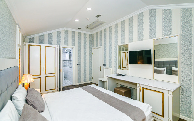 Maris Baku Hotel
