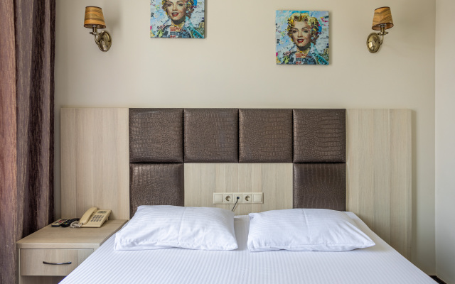 Hotel Marton Sholokhova