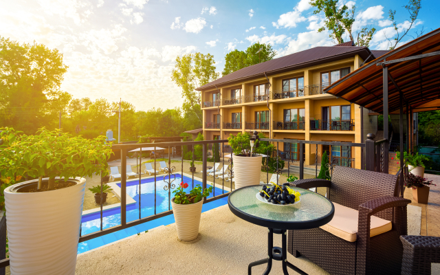 Eco Life Hotel