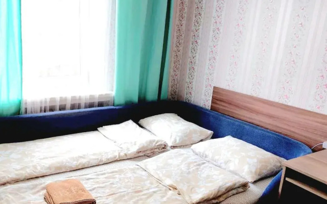 U Chasovoy Bashni S Prostornoy Kukhney Flat