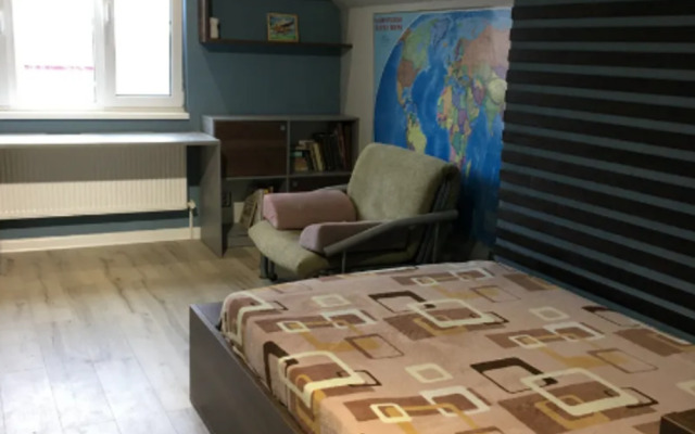 Na Chekhova 48 Private House
