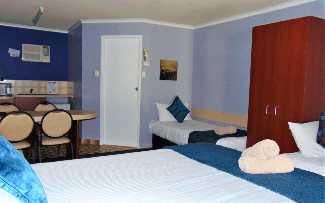 Отель Rockhampton Court Motor Inn