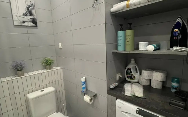 Квартира Светлая Студия с Большой Кухней