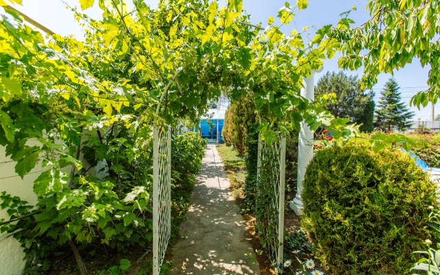 Eleni Guest House