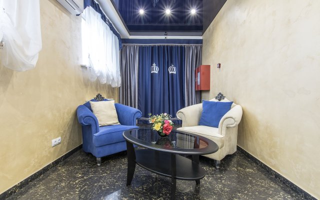 Отель Корона