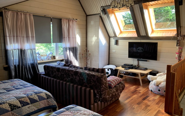 Ryadom s Igoroy Guest House
