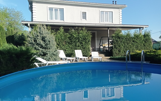 Maksimanit Guest House