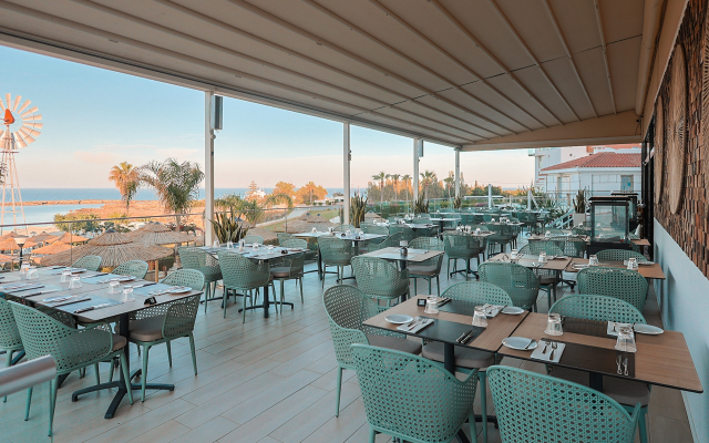 Cavo Maris Beach Hotel