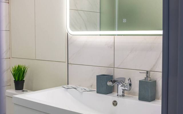 Квартира с Панорамными Окнами и Выходом на Крышу