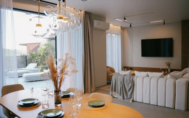 Nebo S Teplym Basseynom Dlya 8 Gostey Villa