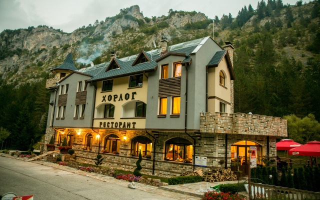 Horlog Castle Guest House