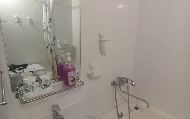 Na Ulitse Verkhnyaya Dubrova 32 Flat