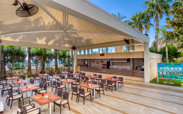 Porto Bello Hotel Resort & Spa
