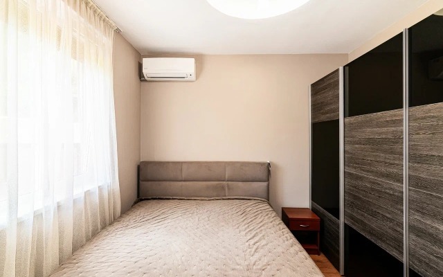 U Morya S Basseinom V Zhk Solnechny Apartments