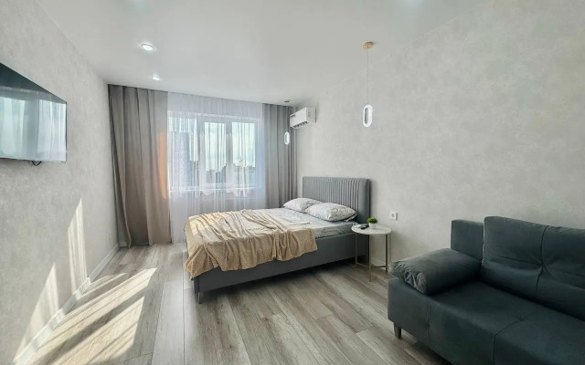 Квартира LikeHome на Братьев Хусаиновых 6