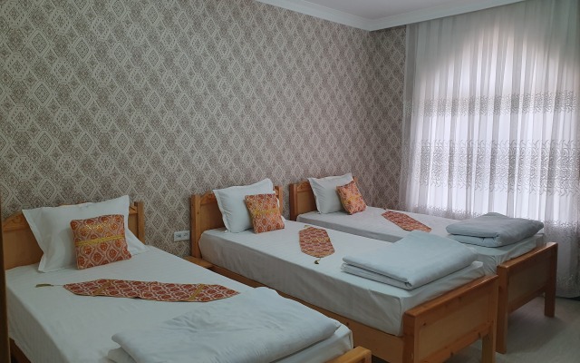 Qamar Hotel