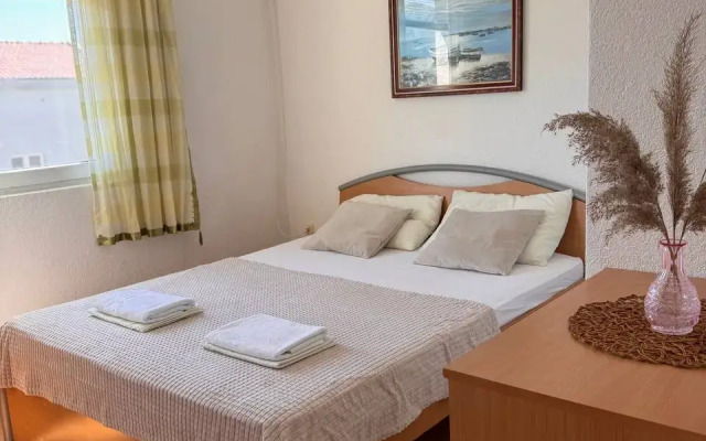 Anora Hotel