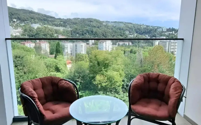 Квартира с отдельной спальней и просторным балконом