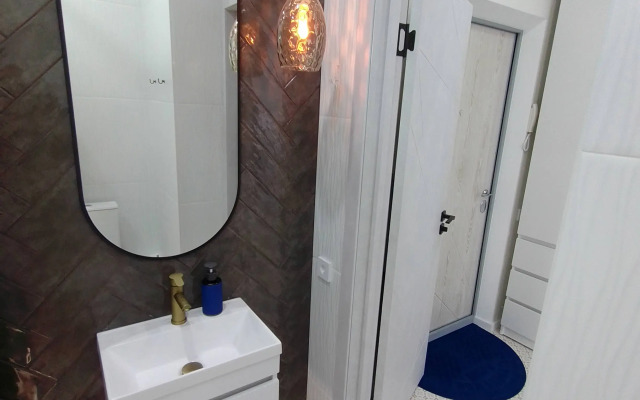 Квартира Студия White