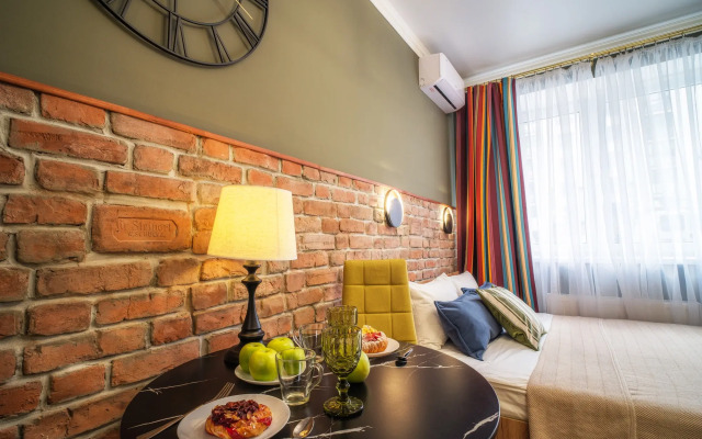 Kranc v starinnom stile vozle Ozera Apartments
