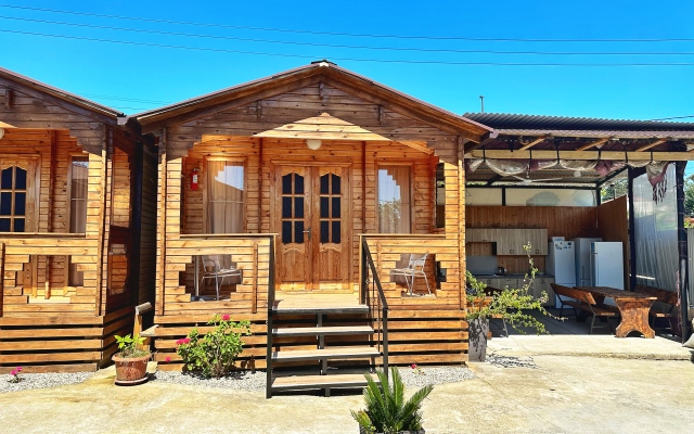Domiki Naberezhnaya Viktoriya 100 m ot morya Guest House