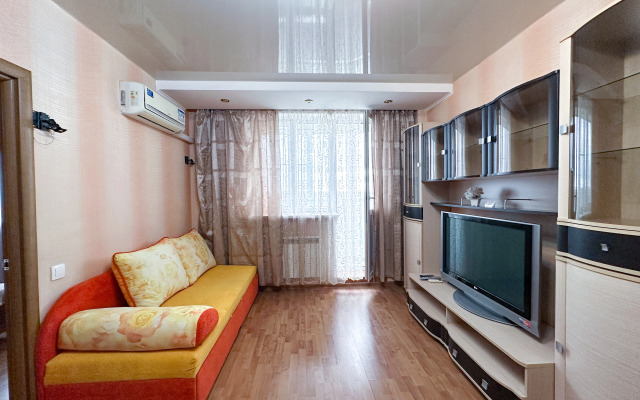 Dvukhkomnatnaya Pionerskaya 100 Flat