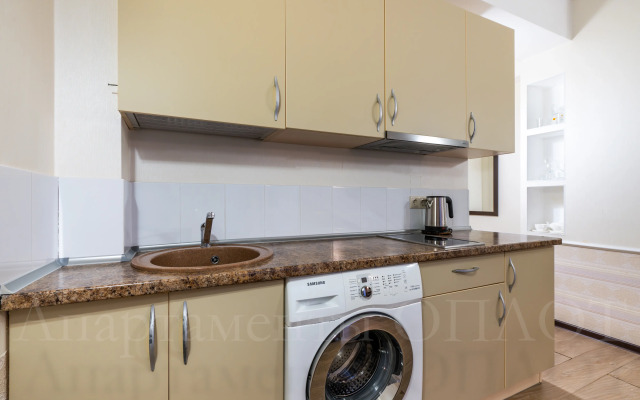 Oplot - S dvumya spal'nyami i vannoj 2 Apartments