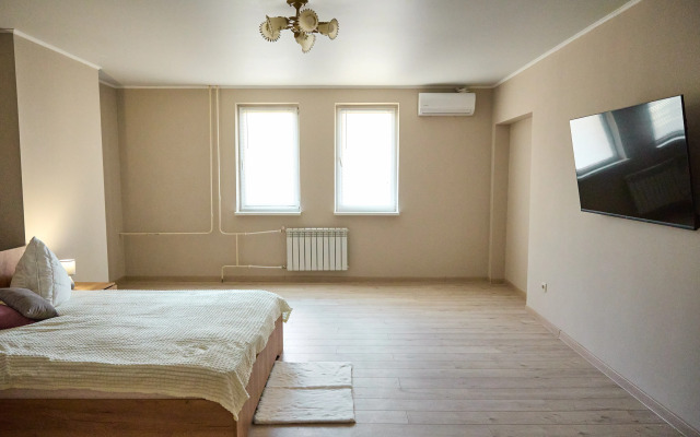 V 10 Minutakh Khodyby Ot Kremlya Flat