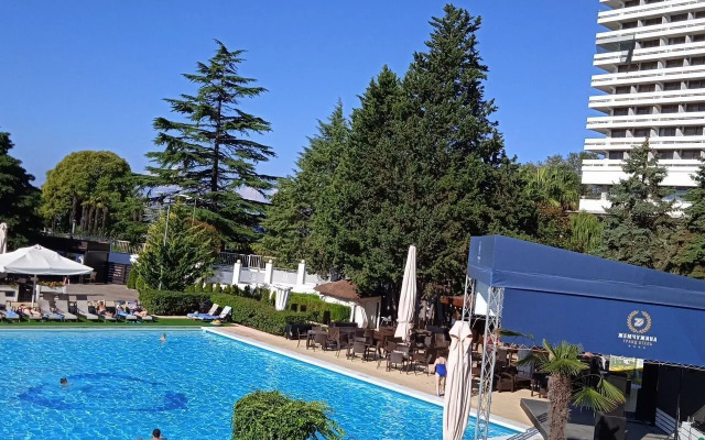 Prostornaya V 300 Metrakh Do Naberezhnoy Flat