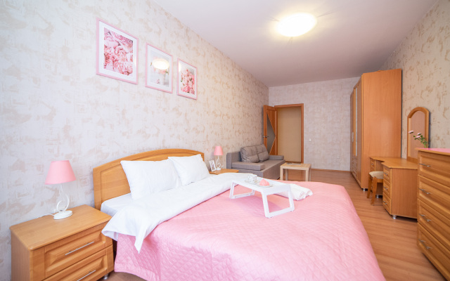 Апартаменты Трехкомнатная в центре