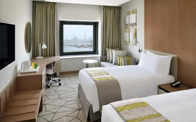 Отель Holiday Inn & Suites - Dubai Festival City by IHG