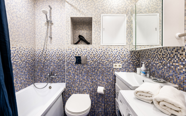 Improved two-room apartment on Akademika Yangel metro station