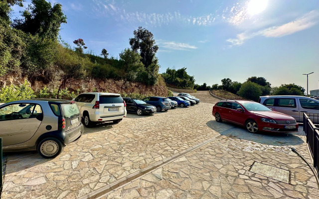 Akhdar Apart-Hotel