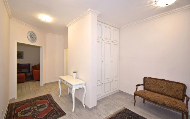 3-K Kvartira v Novostroyke na Ulitsa Arama Di723 Flat
