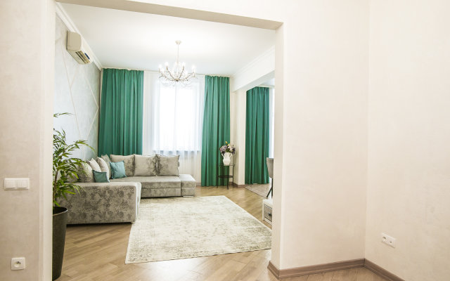 3-room on 2 International Street City Center  Apartments