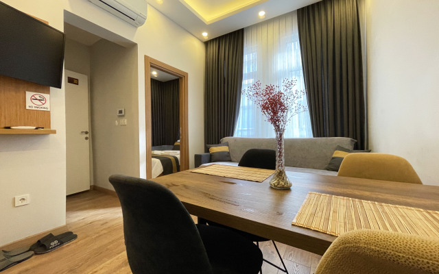 Апартаменты Newly Furnished Studios in Istanbul's Heart