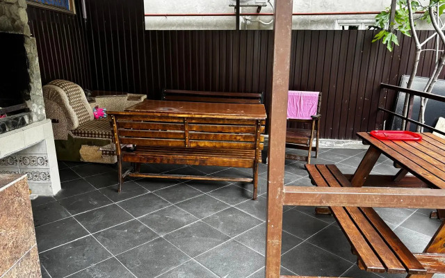 Aleko Guest house