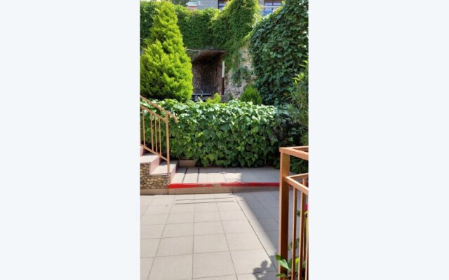 Yuzhny Hotel
