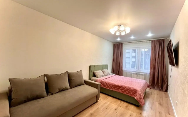 Квартира Просторная 2Комнатная Рядом с Аэропортом на Гусарской