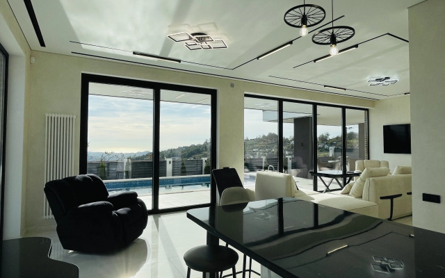 S Basseynom I Baney Villa