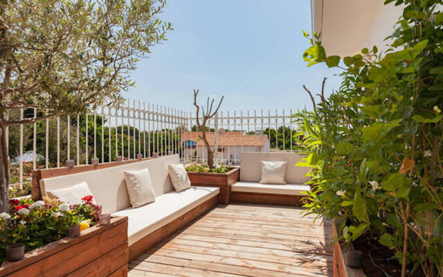 Terrace & View On Dallal Square By Feelhome Apartments