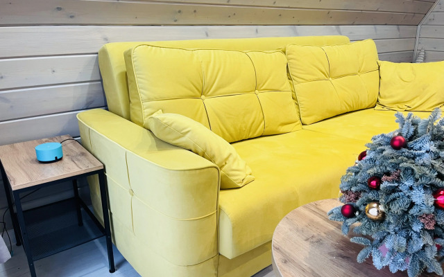 Lakeside lemon Chalet