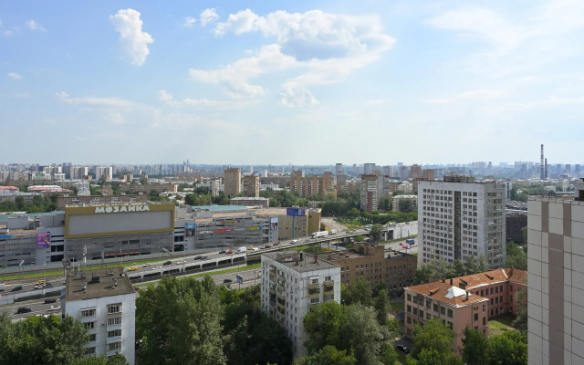 S Panoramnym Vidom Nedaleko ot Metro Apartments