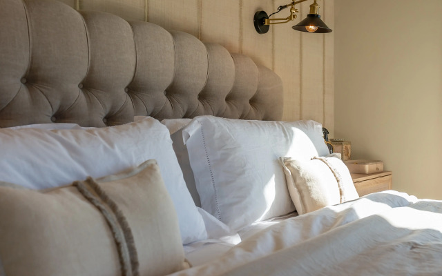 All About Villa La Boheme