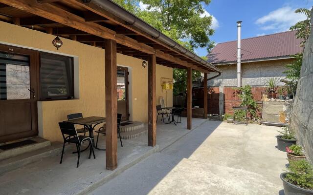 Teokhari Guest House