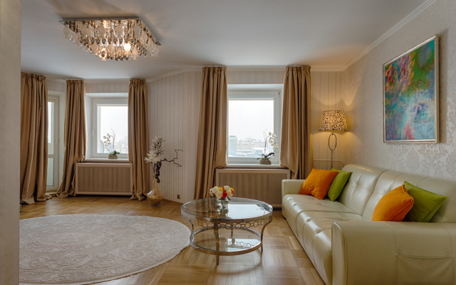 5-komnatnye HomeApart Storozhovskaya, 8 Apartments