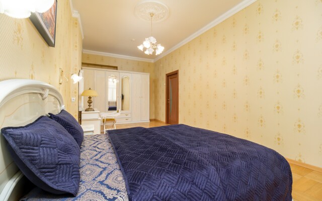 Апартаменты 3 спальни у Казанского собора 10 гостей