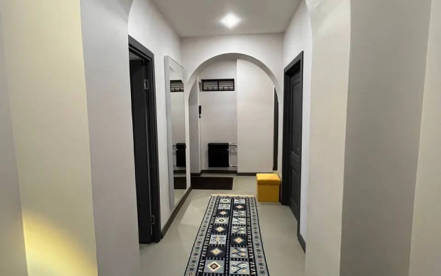 Квартира Уютная Двухкомнатная в Центре Города