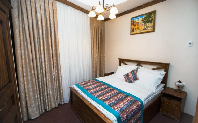 Maajid Hotel & Restaurant