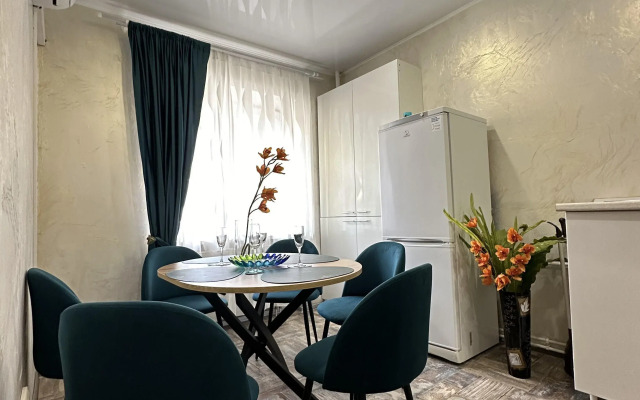 Dvukhkomnatnye Apartamenty S Vidom Na Sad Flat